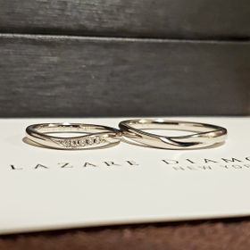 【ラザール ダイヤモンド(LAZARE DIAMOND)の口コミ】 シンプルでさりげないデザインながらダイヤがキラキラと本当に美しく、リ…