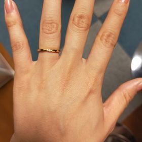 【HOSHI no SUNA 星の砂(ほしのすな)の口コミ】 カジュアルに付けれるもので探しました。
婚約指輪と重ね付けが出来るよう…