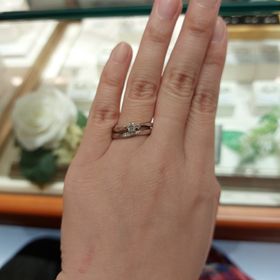 【Douxmiere bijou SOPHIA(ドゥミエール ビジュソフィア)の口コミ】 星の王子さまコレクションの婚約指輪です。セットではないですが結婚指輪…