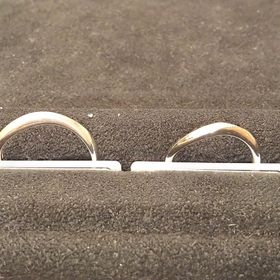 【TRECENTI(トレセンテ)の口コミ】 細身で、流れるようなダイヤモンドのラインがとても綺麗で気に入りました…