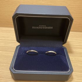 【銀座ダイヤモンドシライシの口コミ】 彼はとにかくシンプルなもの、私は小さなダイヤが並んで入ったものを探し…