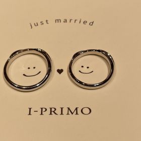 【アイプリモ(I-PRIMO)の口コミ】 デザインが個性的であったこと。女性のリングは、ダイヤの輝きがとても映…