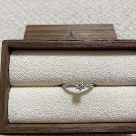 【PORTADA(ポルターダ)の口コミ】 インターネットで事前に指輪を探しているときにこちらのブランドを知り、…