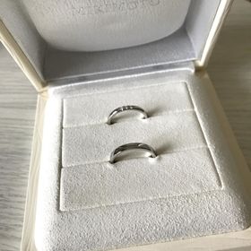 【MIKIMOTO(ミキモト)の口コミ】 いくつか幅や石の数が異なるデザインがあり、男女で好きな組み合わせを選…