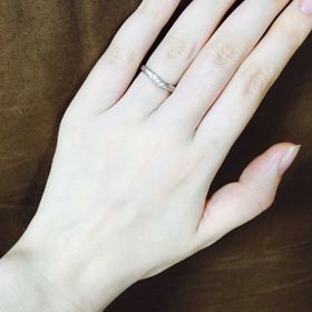 【Something Blue(サムシングブルー)の口コミ】 前情報なしで予算だけ決めて２人でお店を見てまわりました。あまり華奢な…