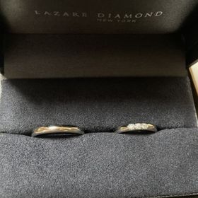 【ラザール ダイヤモンド(LAZARE DIAMOND)の口コミ】 the結婚指輪という雰囲気プラス、ダイヤが3石付いているものを探していて…
