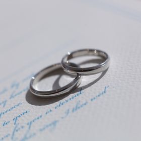 【MIKIMOTO(ミキモト)の口コミ】 婚約指輪をミキモトで購入したので、結婚指輪も合わせることにしました。
…