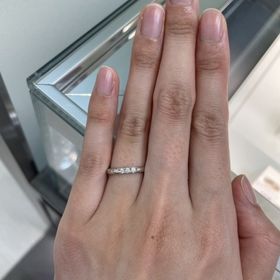 【MIKIMOTO(ミキモト)の口コミ】 デザインはシンプルながらダイヤモンドが3石ありとても品のある指輪でした…