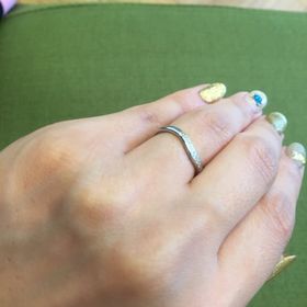【ティファニー(Tiffany & Co.)の口コミ】 エンゲージリングもハーフエタニティだったのでギラギラするかと悩みまし…