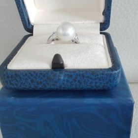 【MIKIMOTO(ミキモト)の口コミ】 婚約指輪として真珠の指輪を希望していました。冠婚葬祭にも幅広く使える…
