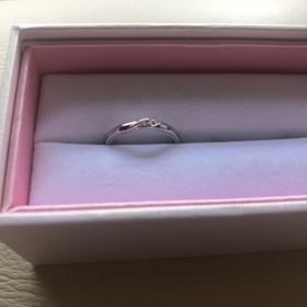 【nocur(ノクル)の口コミ】 デザインがとてもかわいくて気に入りました。プラチナとピンクゴールドで…