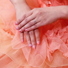 【ティファニー(Tiffany & Co.)の口コミ】 パーティの時などはダイヤが入っている方を前にして着用し、仕事の時や、…