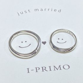 【アイプリモ(I-PRIMO)の口コミ】 男性の指輪は中央部分がマット加工されているもので、他人と被りにくいも…