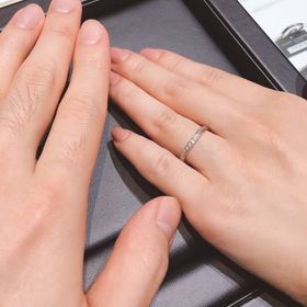 【ラザール ダイヤモンド(LAZARE DIAMOND)の口コミ】 相手側からみても、自分からみても、ダイヤモンドが見えるデザインでとて…