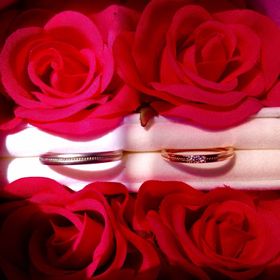 【MarriPre(マリプレ)の口コミ】 細めでストレートのデザインのリングを探していたのでその希望にピッタリ…
