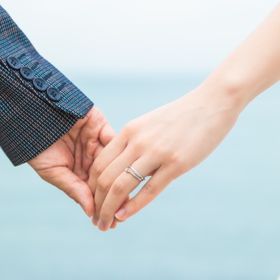 【アイプリモ(I-PRIMO)の口コミ】 ゆるいカーブと小さいダイヤが多くついてるデザインを探していました。他…