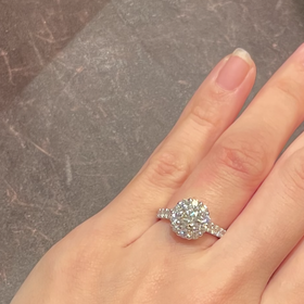 【グラフ(GRAFF)の口コミ】 デザイン、輝き、お店の雰囲気、店員さんのイメージで決めました。一生付…