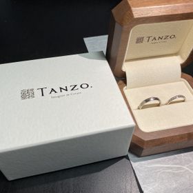 【TANZO.(鍛造指輪)の口コミ】 結婚指輪の王道の人気ブランドを色々と見てまわる中で、誰かと被ってしま…