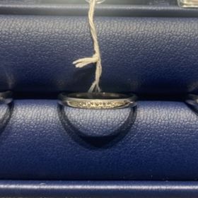 【ラザール ダイヤモンド(LAZARE DIAMOND)の口コミ】 デザインについては、シンプルかつストレートのプラチナ製の指輪を長らく…