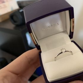 【俄(にわか)の口コミ】 彼女が望んでいたブランドで、デザインは店頭でみて選びました。価格を大…