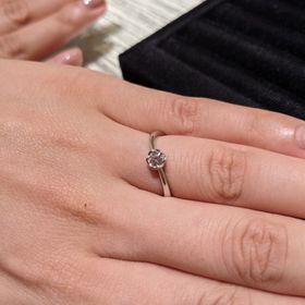 【TRECENTI(トレセンテ)の口コミ】 お花が大好きなので、フローラのデザインはすごく可愛かった！
全体的に細…