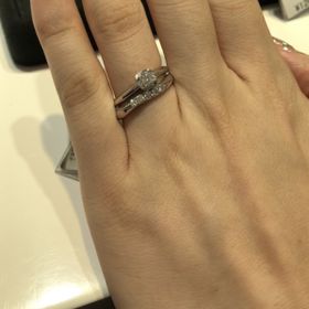 【GALA JEWELRY(ガラジュエリー)の口コミ】 たくさんの種類があり、その場で色々とつけさせていただきました。どんな…