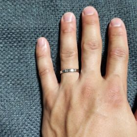 【ORECCHIO(オレッキオ)の口コミ】 デザインとつけ心地がよく、特にブラックダイヤが入っているけど、そこま…