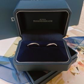 【銀座ダイヤモンドシライシの口コミ】 指輪はスターリーを選びました。仕事柄指輪をつけない夫婦です。
なので、…