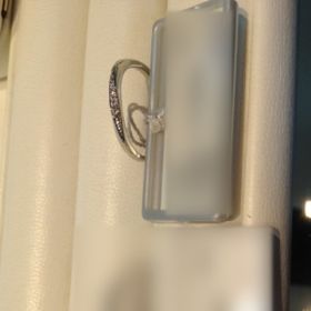 【I's stone(アイズストーン)の口コミ】 ダイヤモンドがキラキラとしてきれいである事と、色々と試着した中で細身…