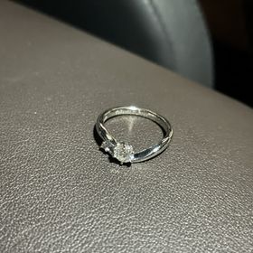 【アイプリモ(I-PRIMO)の口コミ】 「パーフェクトプロポーズリング」で購入しました。
サプライズで婚約指輪…