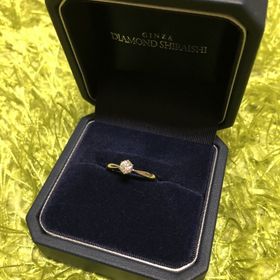 【銀座ダイヤモンドシライシの口コミ】 リング本体は、シンプルで爪の高さがあまり出ないことを選ぶ基準にしまし…