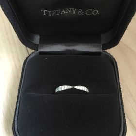 【ティファニー(Tiffany & Co.)の口コミ】 婚約指輪をティファニーで購入する事を決めたので、合わせてティファニー…
