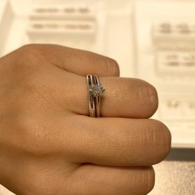 【ティファニー(Tiffany & Co.)の口コミ】 昔から憧れていたティファニーで婚約指輪を購入いたしました。ティファニ…