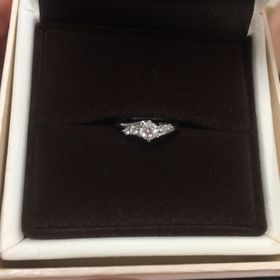 【アイプリモ(I-PRIMO)の口コミ】 鍵爪のいかにもという婚約指輪は嫌だったので普段使いできるような指輪を…