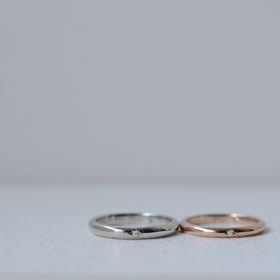 【CRAFY(クラフィ)の口コミ】 中央に星型の彫りを入れて、その真ん中には双子のダイヤモンドを入れて貰…