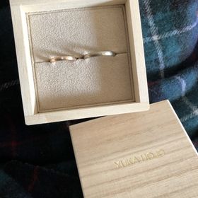 【YUKA HOJO(ユカホウジョウ)の口コミ】 ザ結婚指輪という感じのデザインのものは嫌で、マットなデザインのものを…