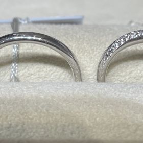 【TRECENTI(トレセンテ)の口コミ】 新郎側はストレートで細めですが、存在感もあって良かったです。
新婦側も…