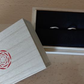 【出雲結(いずもゆい)の口コミ】 シンプルなデザインが好きなのですが、シンプルな中にも流線形のデザイン…