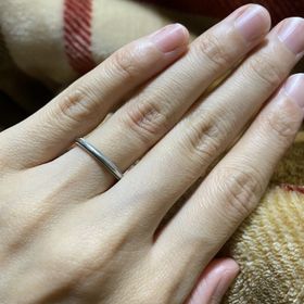 【ティファニー(Tiffany & Co.)の口コミ】 シルバーでシンプルで細いデザインがよかったので、ミルグレインに決めま…