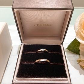 【アイプリモ(I-PRIMO)の口コミ】 ウェーブのラインと、シンプルでありながらもさりげなく一部ゴールドが入…