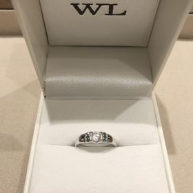 【輪-RIN-の口コミ】 爪のあまりないデザインのリングが良かったので
一眼見てこのデザインにし…