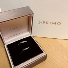 【アイプリモ(I-PRIMO)の口コミ】 デザインに一目惚れしました！
また、婚約指輪とセットでつけたいと思って…