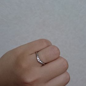 【ラザール ダイヤモンド(LAZARE DIAMOND)の口コミ】 好きなデザインが、シンプルだけどどこかしらアクセントがあるものだった…