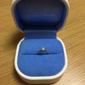 【銀座ダイヤモンドシライシの口コミ】 指輪自体に関しては、シンプルでデザインに飽きがこなさそうなもの探して…