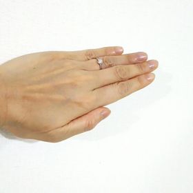 【ギンザタナカブライダル(GINZA TANAKA BRIDAL)の口コミ】 私は派手でもなく地味でもないジュエリーが好みです。この指輪はまさに私…
