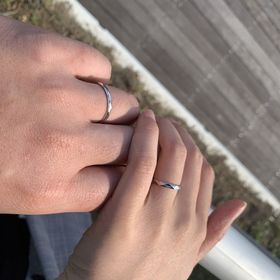 【insembre(インセンブレ)の口コミ】 デザインが良かったです。プロポーズの時の指輪と共につけたかったので、…