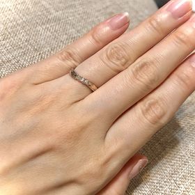 【銀座ダイヤモンドシライシの口コミ】 水掻きや手の形に似合うデザインの提案をしてもらえて、店員さんが持って…