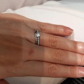 【ラザール ダイヤモンド(LAZARE DIAMOND)の口コミ】 手が大きく指が長めなので幅があり存在感のあるリングを探しており、こち…