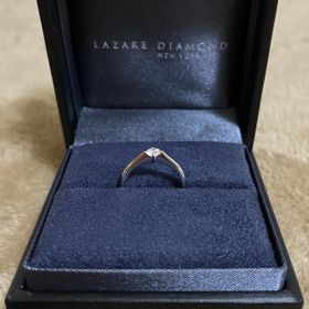 【ラザール ダイヤモンド(LAZARE DIAMOND)の口コミ】 一粒のダイヤモンドの輝きを際立たせるシンプルなデザインにまず惹かれま…