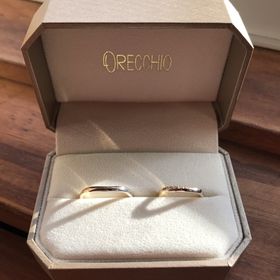 【ORECCHIO(オレッキオ)の口コミ】 プラチナもゴールドも捨てがたい
2色の指輪をネットで見つけていいなと思…